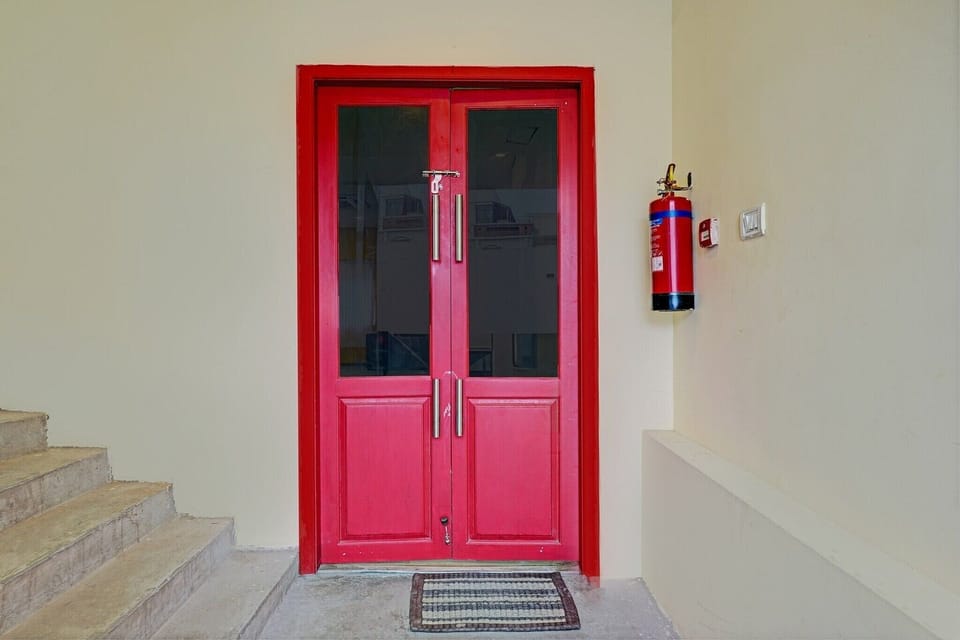 Entrance / Reception