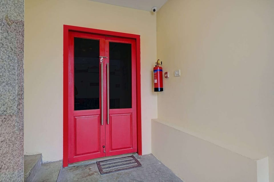 Entrance / Reception