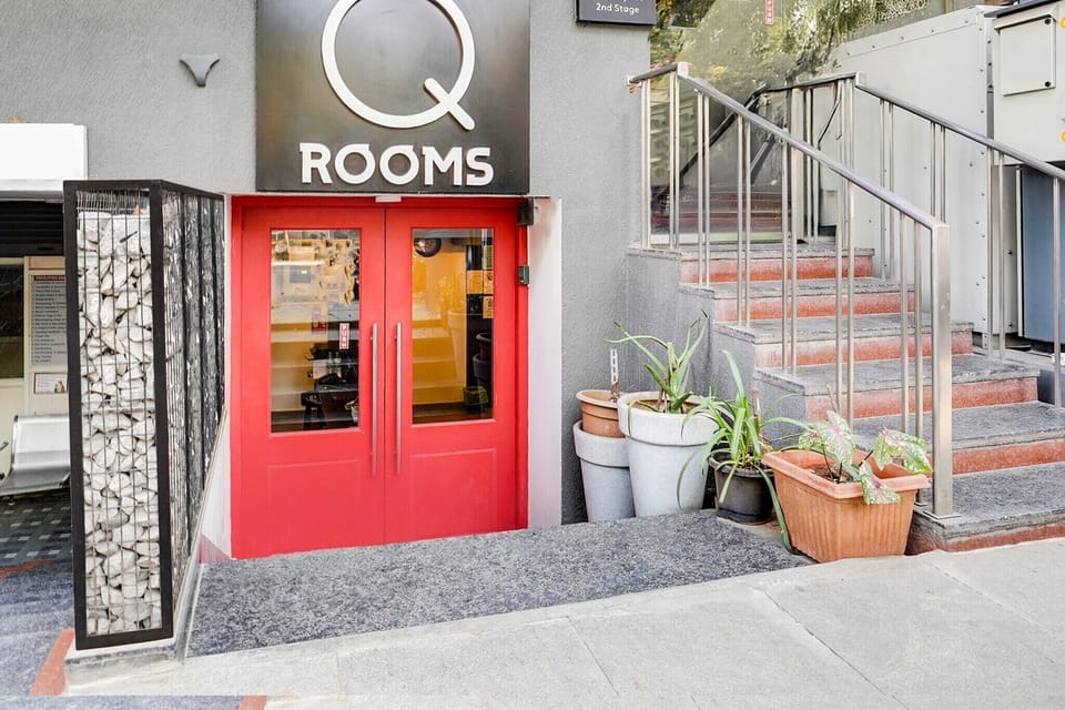 Entrance / Reception