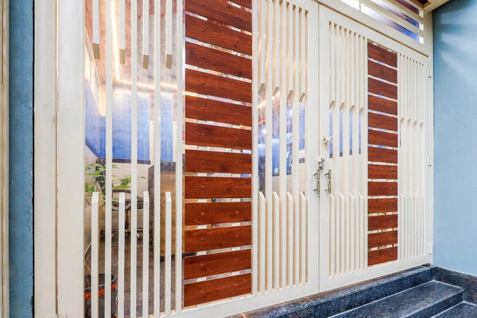 Entrance / Reception