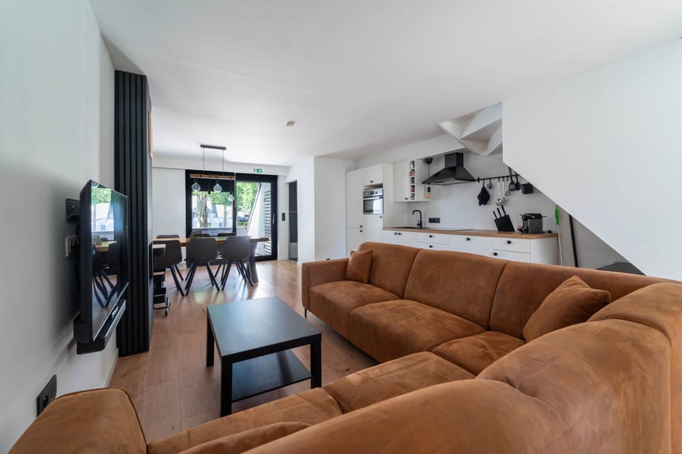 Living room Kitchen
