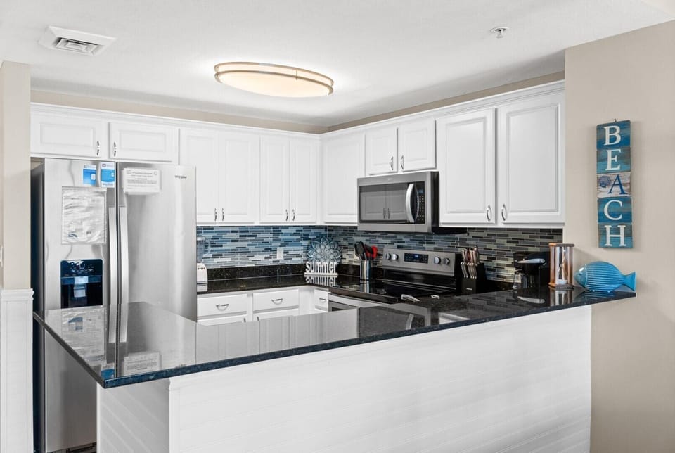 Kitchen with Breakfast Bar