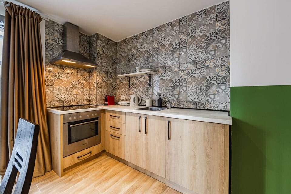 Fully-equipped kitchen