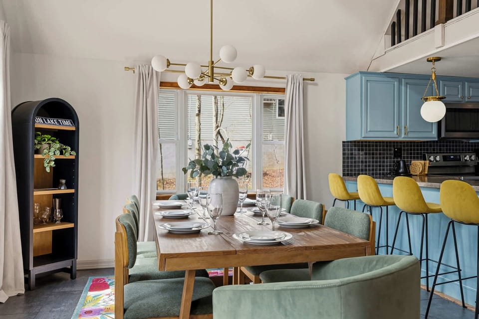 Five-star meals, zero stress. Bring the food, we’ve got the ambiance covered.