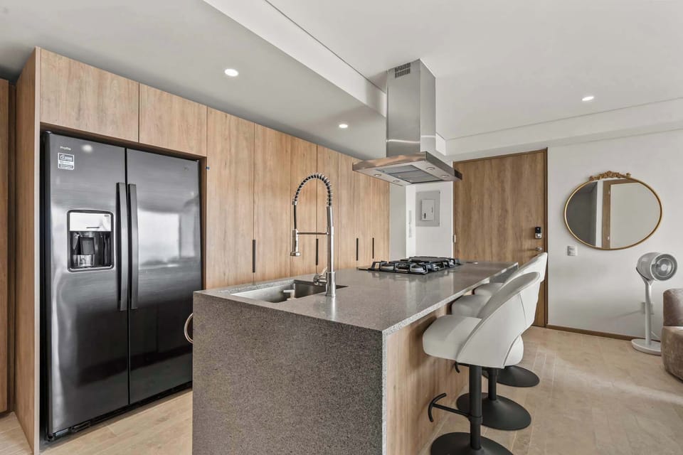 full kitchen