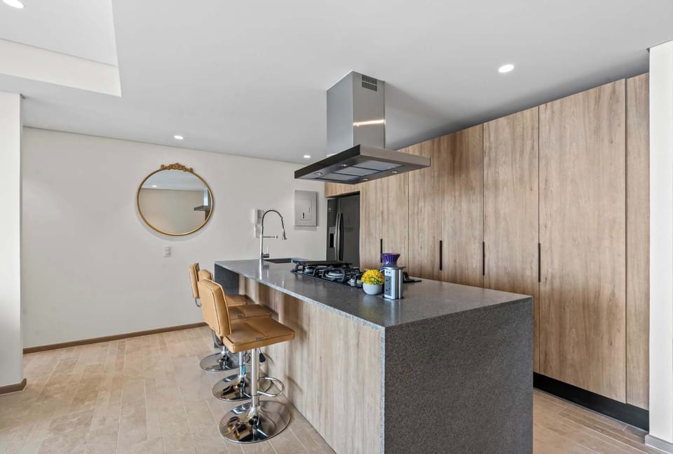 full kitchen