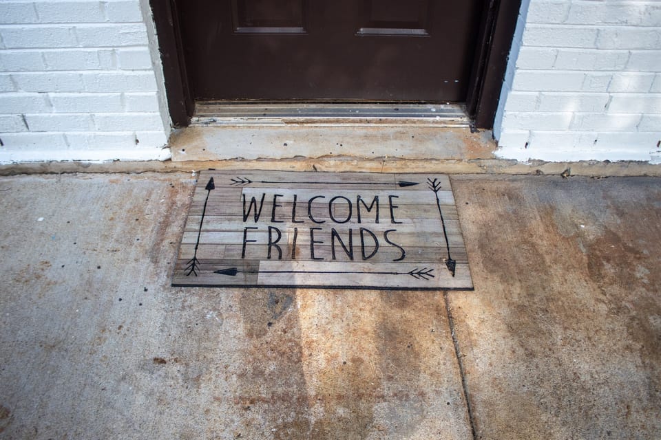 Welcome friends to Oak Glen Oasis! Smart-lock entry makes check-in smooth and easy. We're excited to host you!