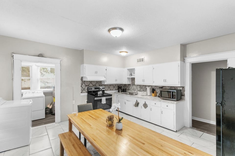 Cook, gather, and feel right at home in this fully equipped kitchen, stocked with everything you need for easy meals and shared moments.