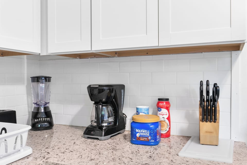 Another look at the kitchen—everything you need, right where you expect it, making it easy to settle in and feel at home.
