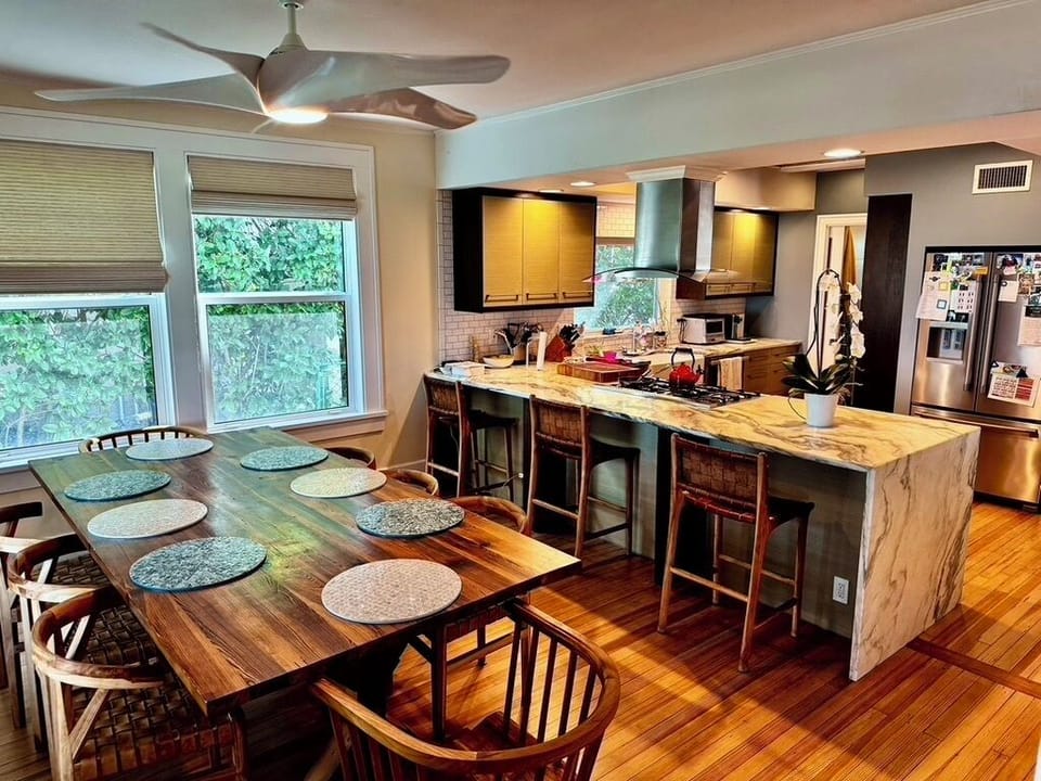 Open Kitchen/Dining