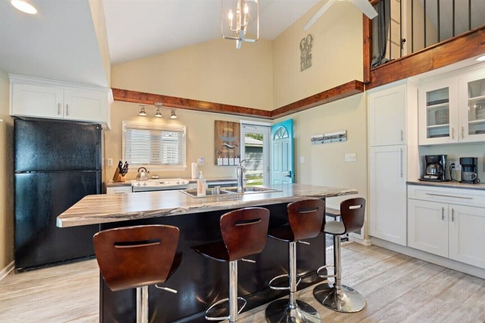 Kitchen | Island Seating | Coffee Station & High Ceilings