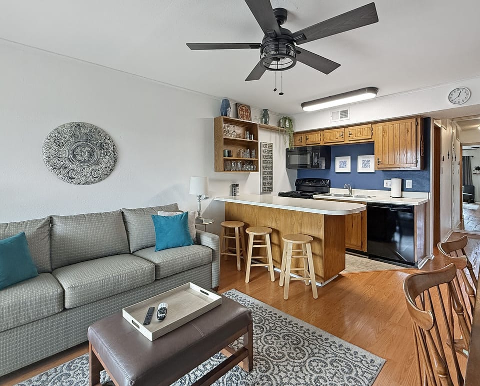 Living/Dining Area