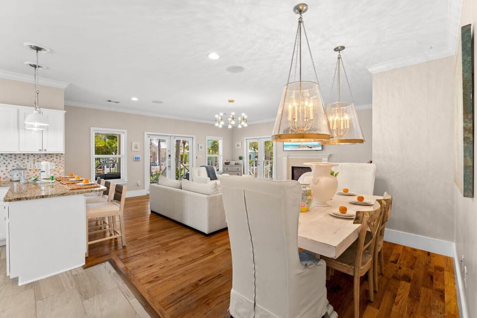 Golden Sun- Dining Area