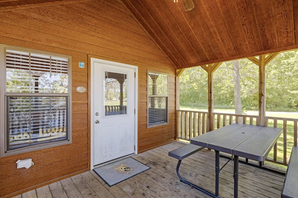 Step outside and enjoy easy indoor-outdoor cabin living.