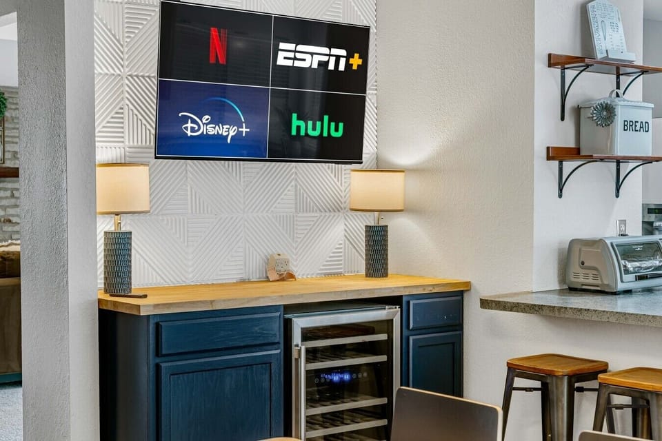 Chill your favorite wine in the built-in beverage cooler. A convenient station for evening entertainment.