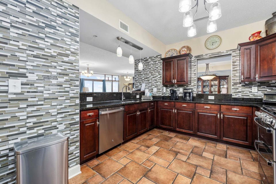 An expansive kitchen to fix all your favorite meals!