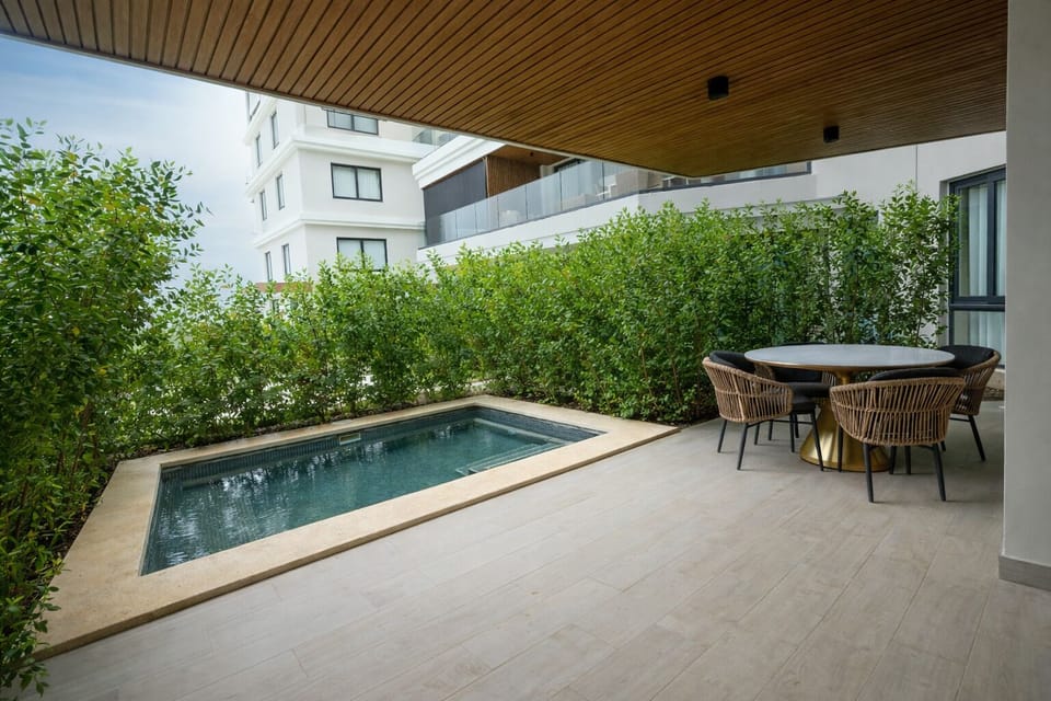 Private pool