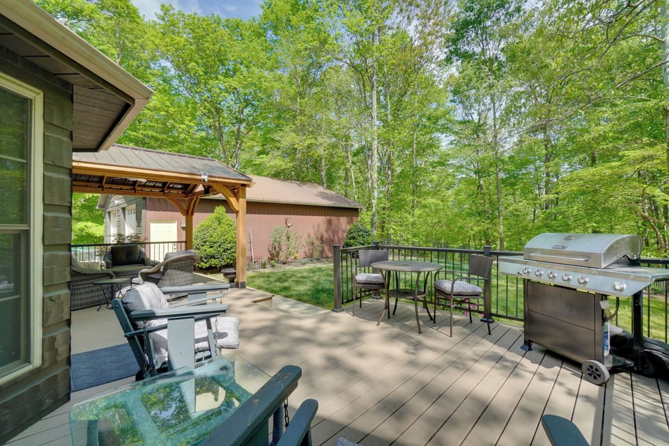 Furnished Deck w/ Pergola | Dining | Gas Grill