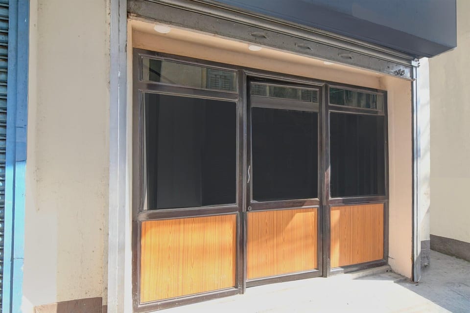 Entrance / Reception