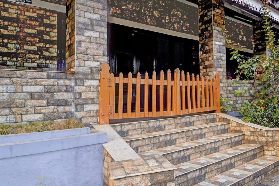Entrance / Reception