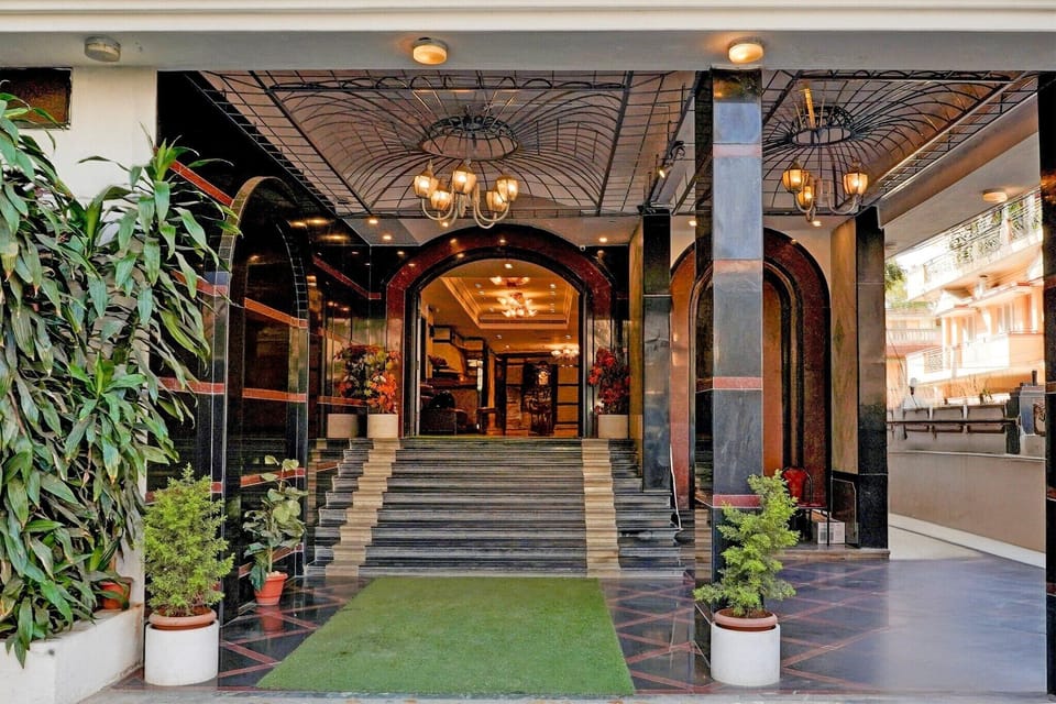 Entrance / Reception