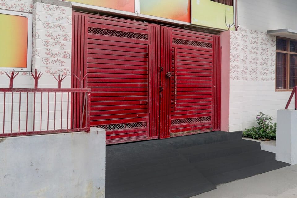 Entrance / Reception
