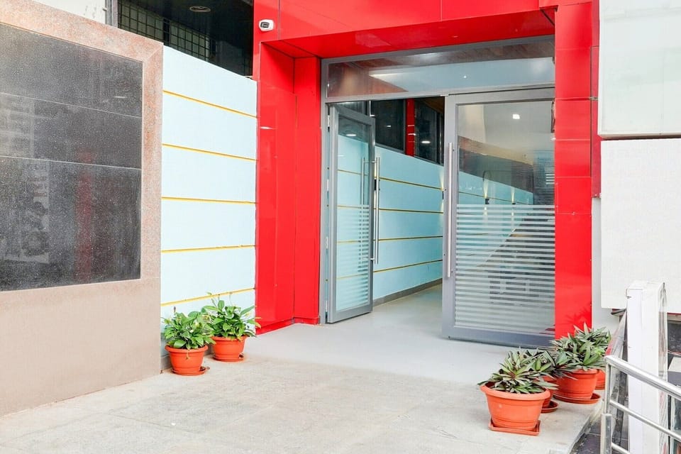 Entrance / Reception