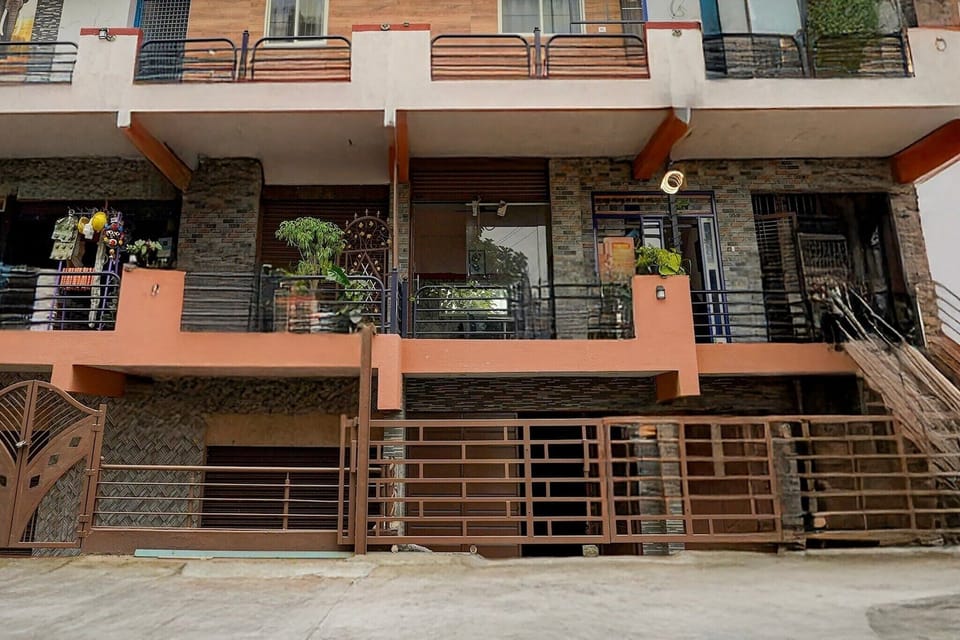 Entrance / Reception