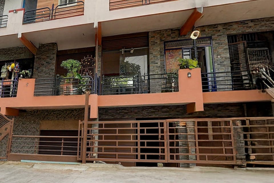 Entrance / Reception