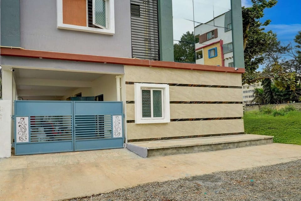Entrance / Reception
