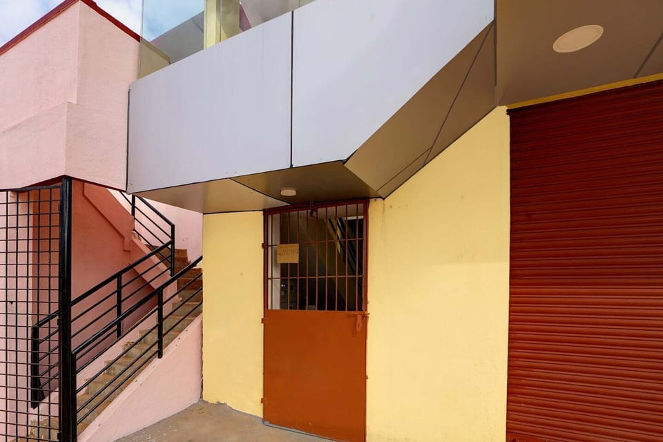 Entrance / Reception