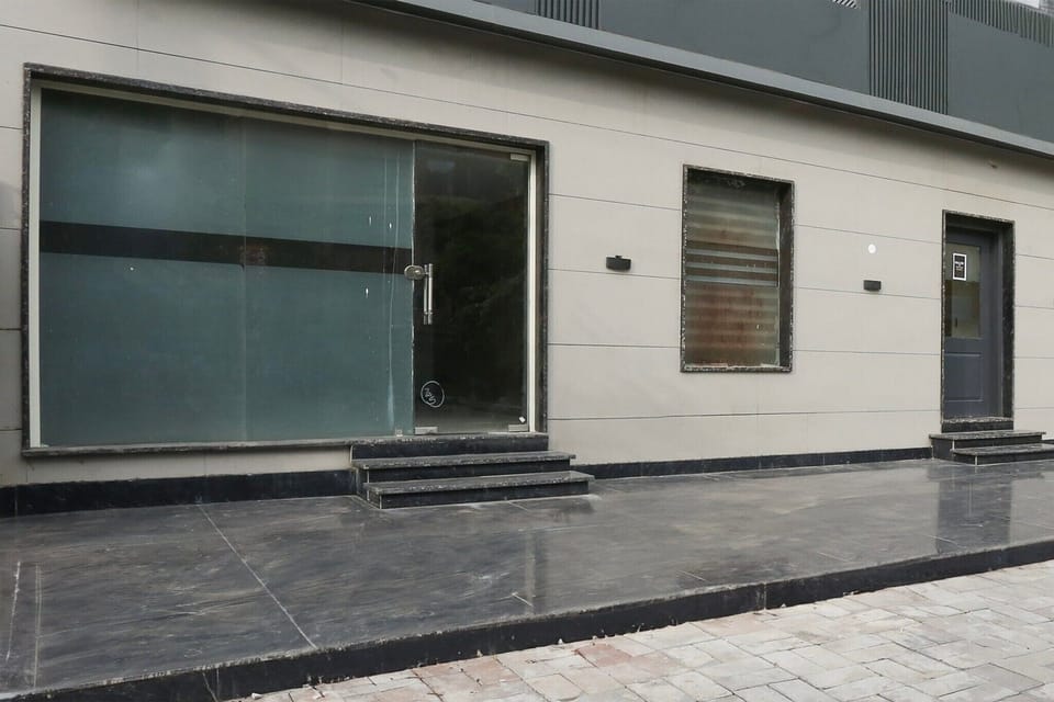 Entrance / Reception