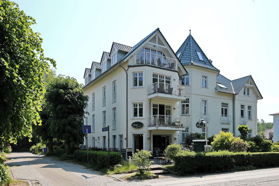 Facade / entrance
