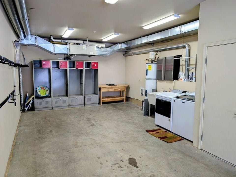 Ski tuning station available to guests