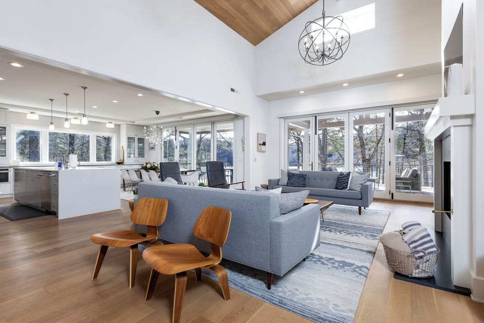 Panoramic lake views and refined gathering spaces