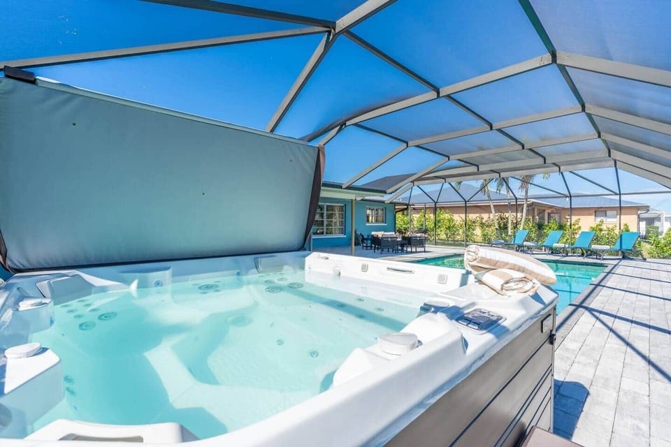Casa Cozy Whirlpool 1