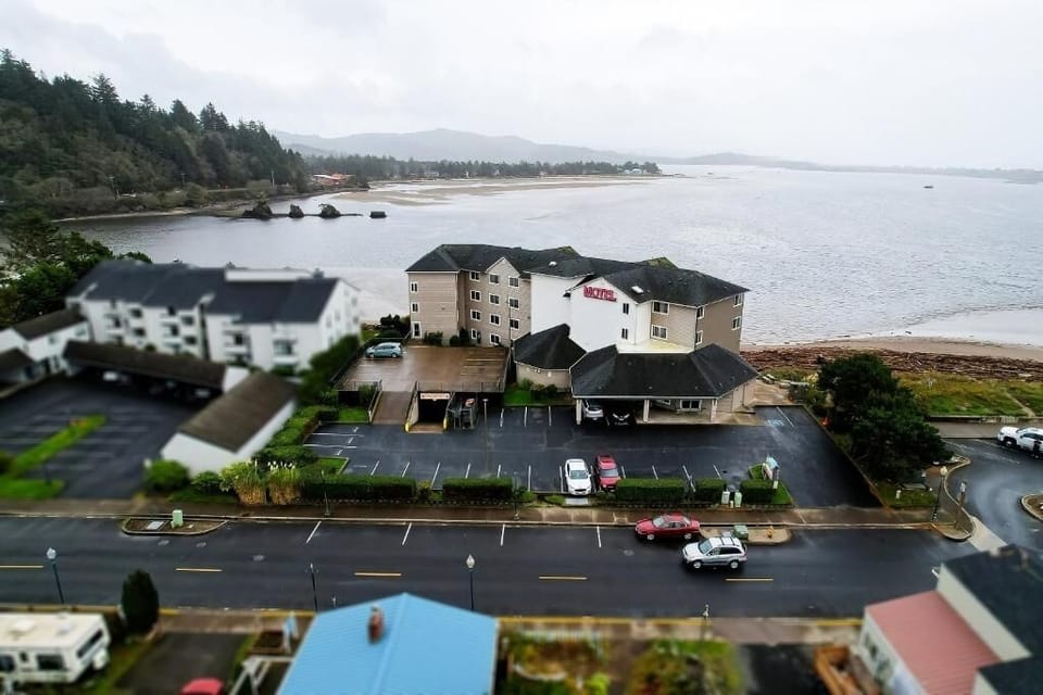Settle in with convenient parking and the shoreline right behind you.