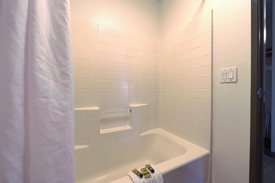 Rinse off in a clean tub-shower after exploring.