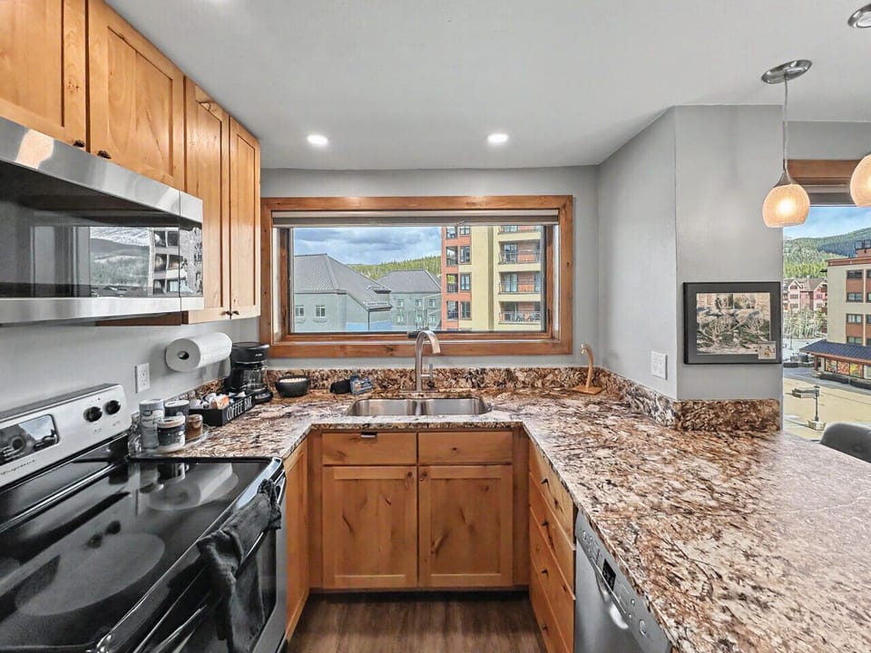 Remodeled Large Kitchen with Large Bar