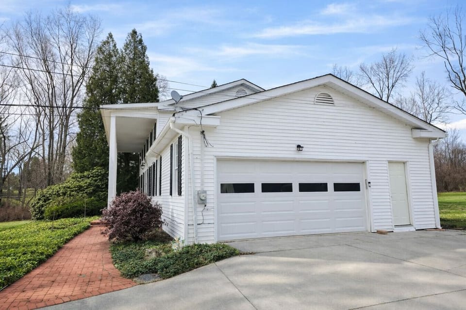 Garage side entrance