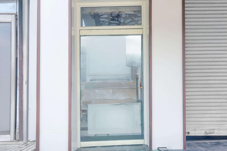 Entrance / Reception