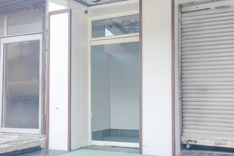 Entrance / Reception