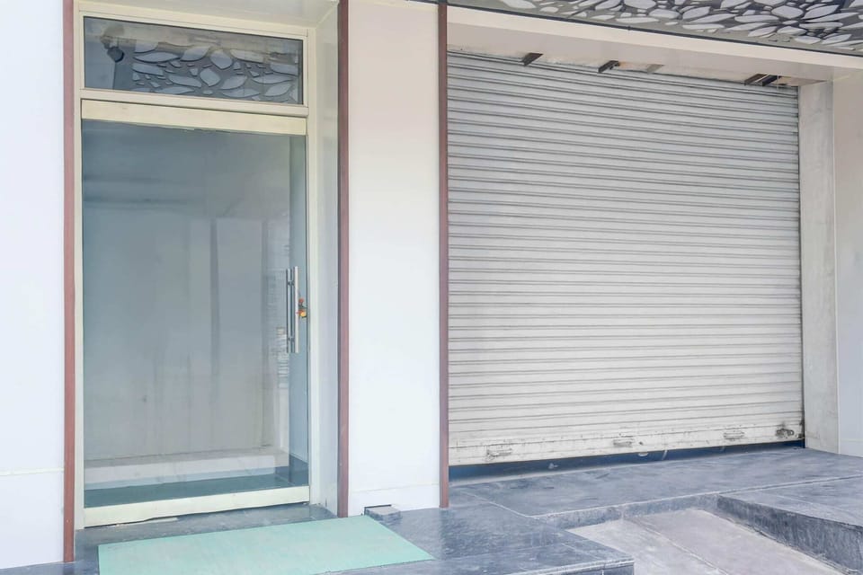 Entrance / Reception