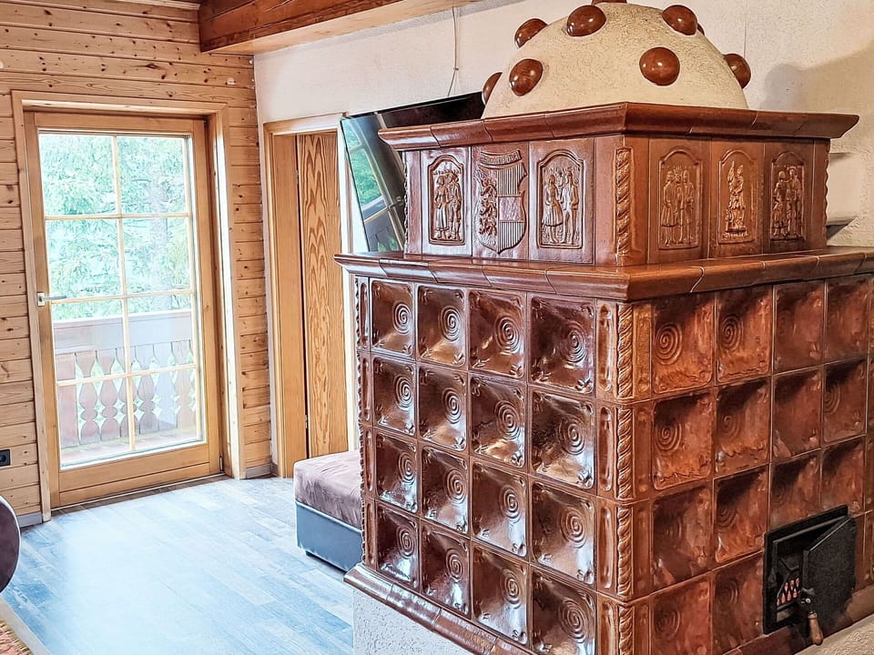 Wood, Wood Stain, Hardwood, Varnish, Natural Material, Plywood, Log Cabin, Wood Flooring, Shelving