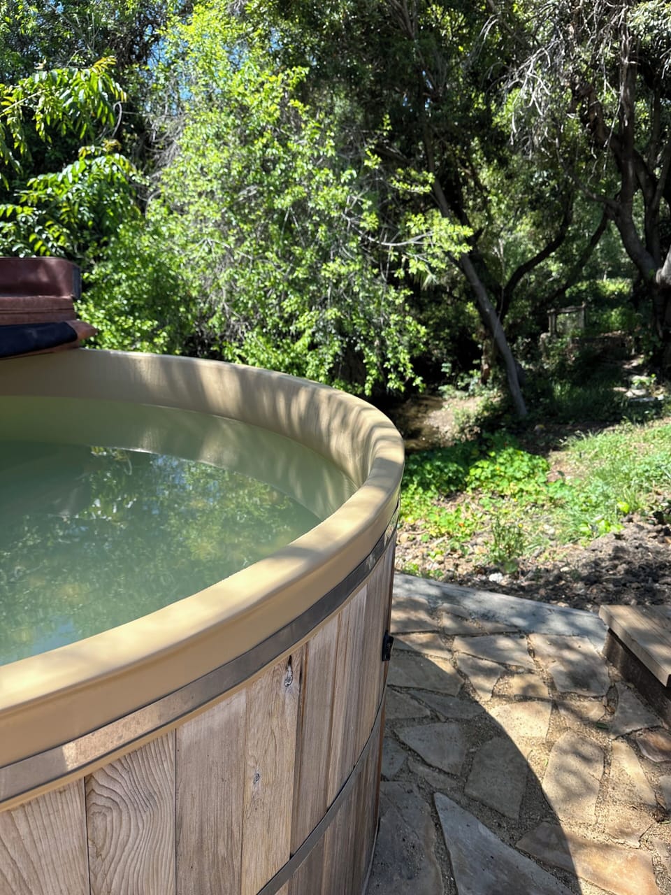 Outdoor spa tub