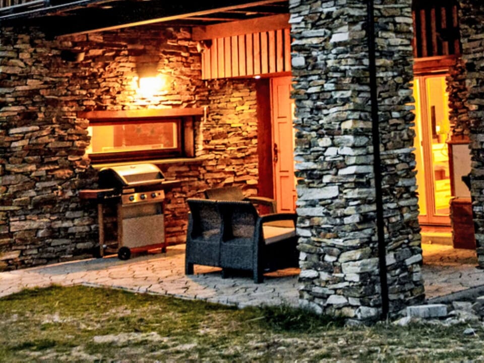 Wood, Stone Wall, Rock, Brick, Natural Material, Brickwork, Shade, Wood Stain, Design