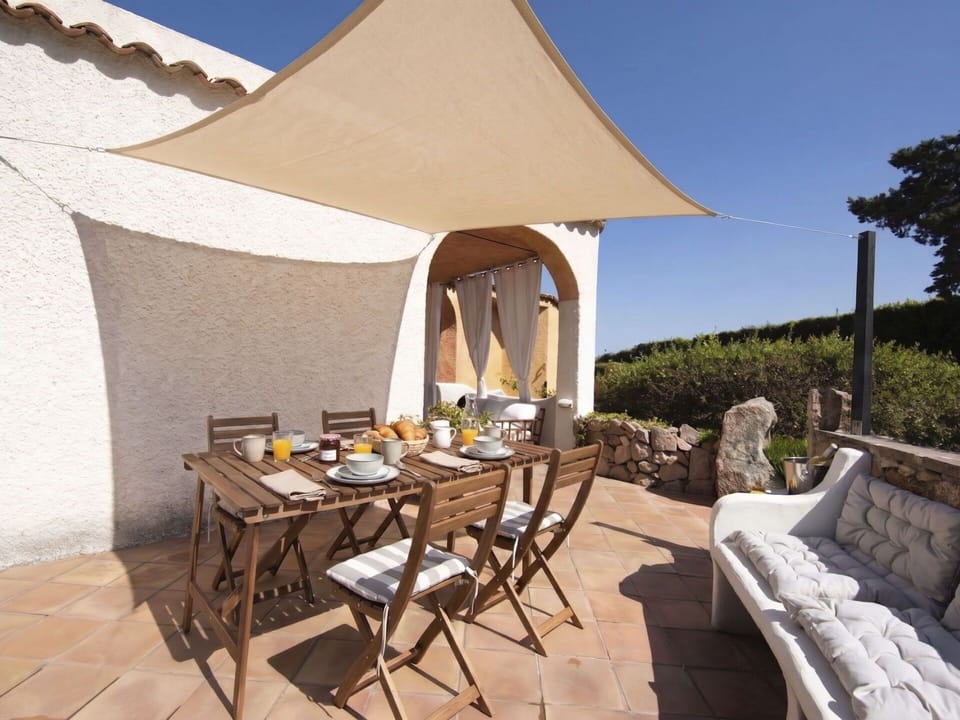 Apartment, Balcony, Coast, Condominium, Seaside Resort, Resort, Fence, Resort Town, Hotel, Handrail