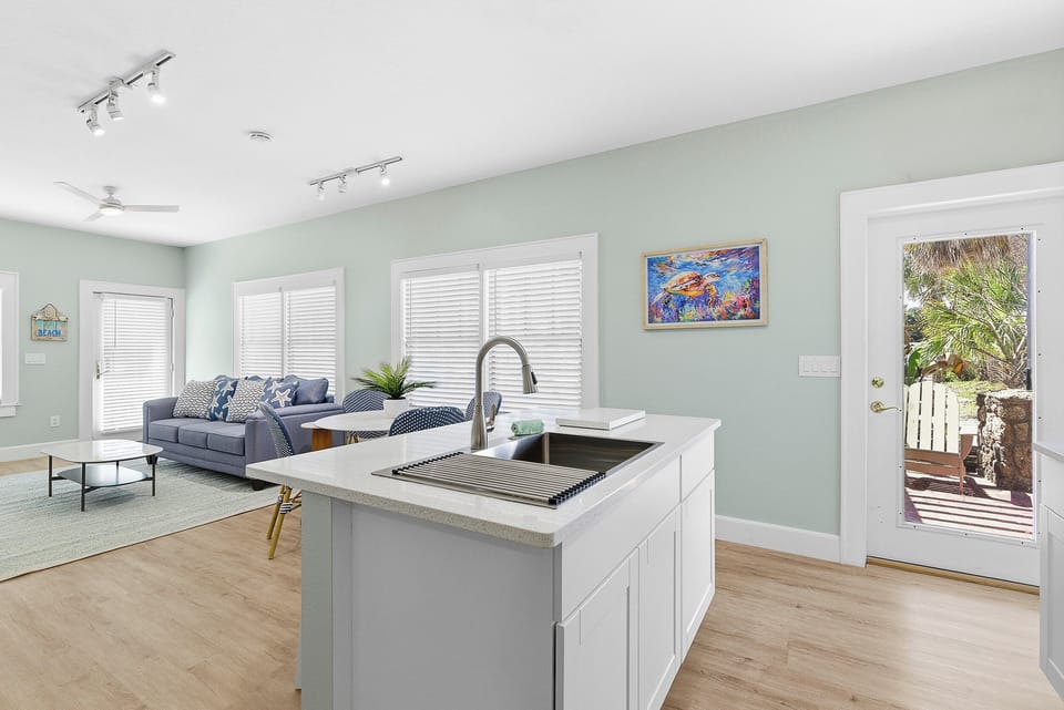 Lofty Suites kitchen island