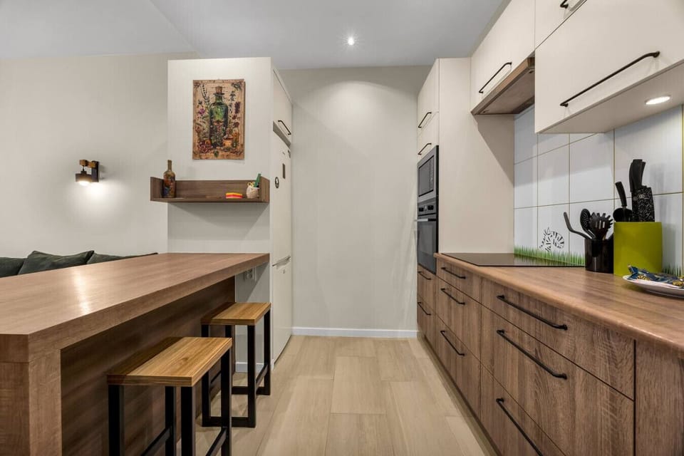 Prestige 70m2 Apartment with Parking and Private Terrace | Book Now with RENTUJEMY.COM
