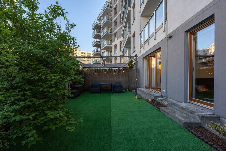 Prestige 70m2 Apartment with Parking and Private Terrace | Book Now with RENTUJEMY.COM